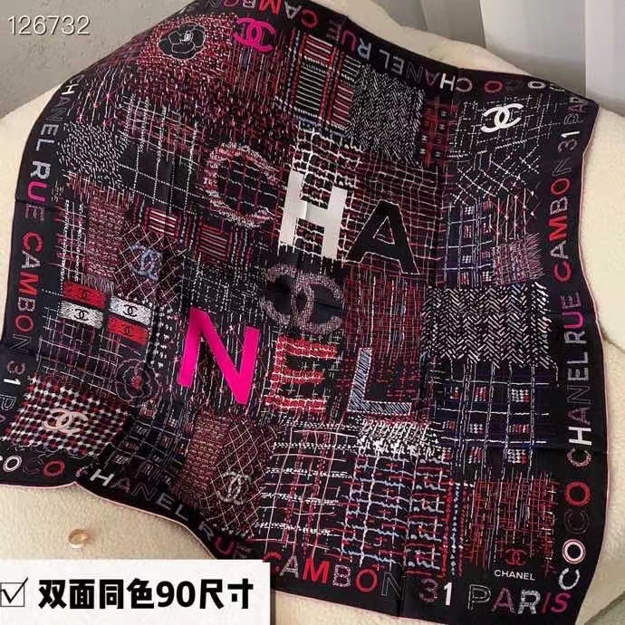 Chanel silk scarf 90X90cm E05